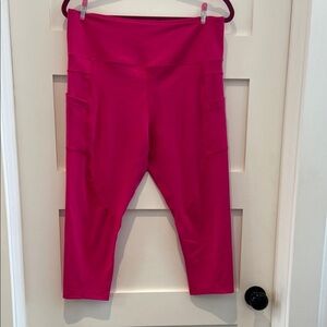 Zyia Vibrant Pink Cropped Leggings​​​​